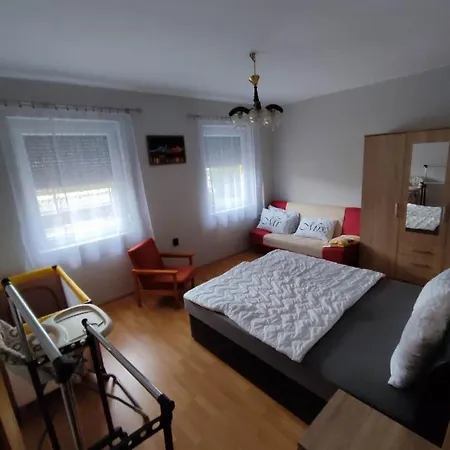 Ferienhaus Ungarn بيت للعطل *